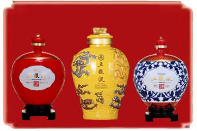 威海市烟酒回收五粮液各种摆件.jpg